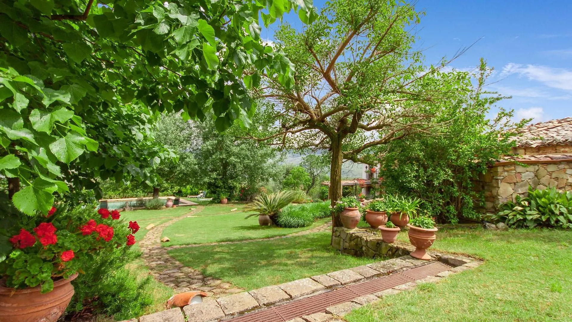 Villa Olmo With Private Pool - Happy Rentals Castel di Lucio 0*,